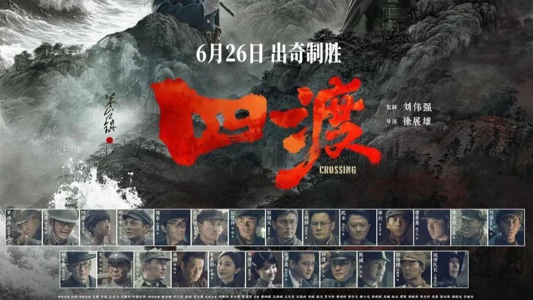 西安一轿车失控撞上公交站台